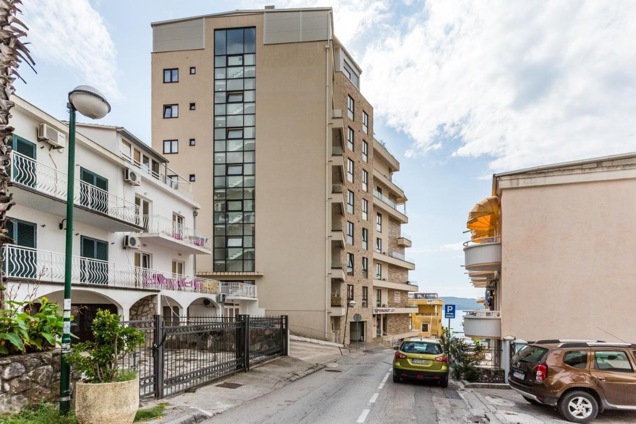 Apartments Beatrice Rafailovici Exterior photo