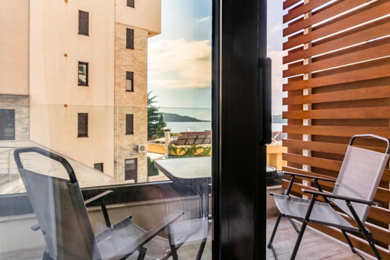 Apartments Beatrice Rafailovici Exterior photo